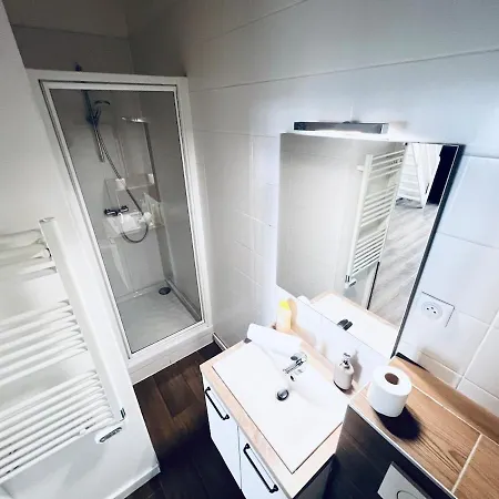 Montchat - 1 Bedroom - Montchat *